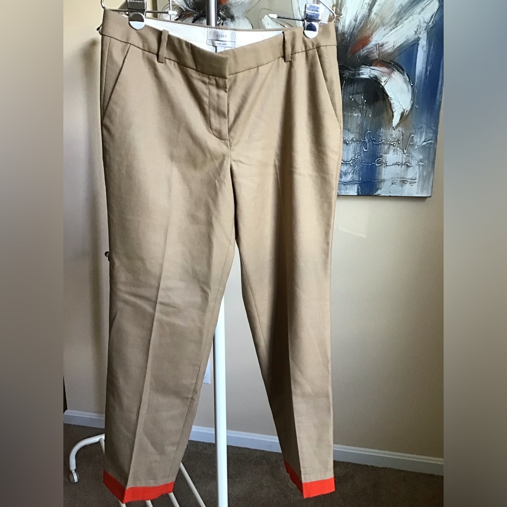J Crew 100% Wool Cafe Capri 
Beige size 6 color-block Orange hem